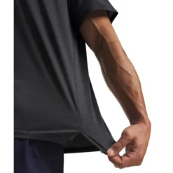 UA Tech Vent SS Black