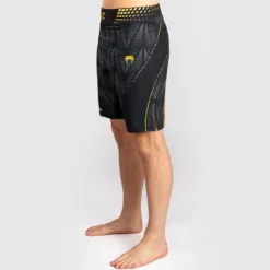 UFC Zenith by Venum Fight Night Fightshorts Long Style Black/Gold